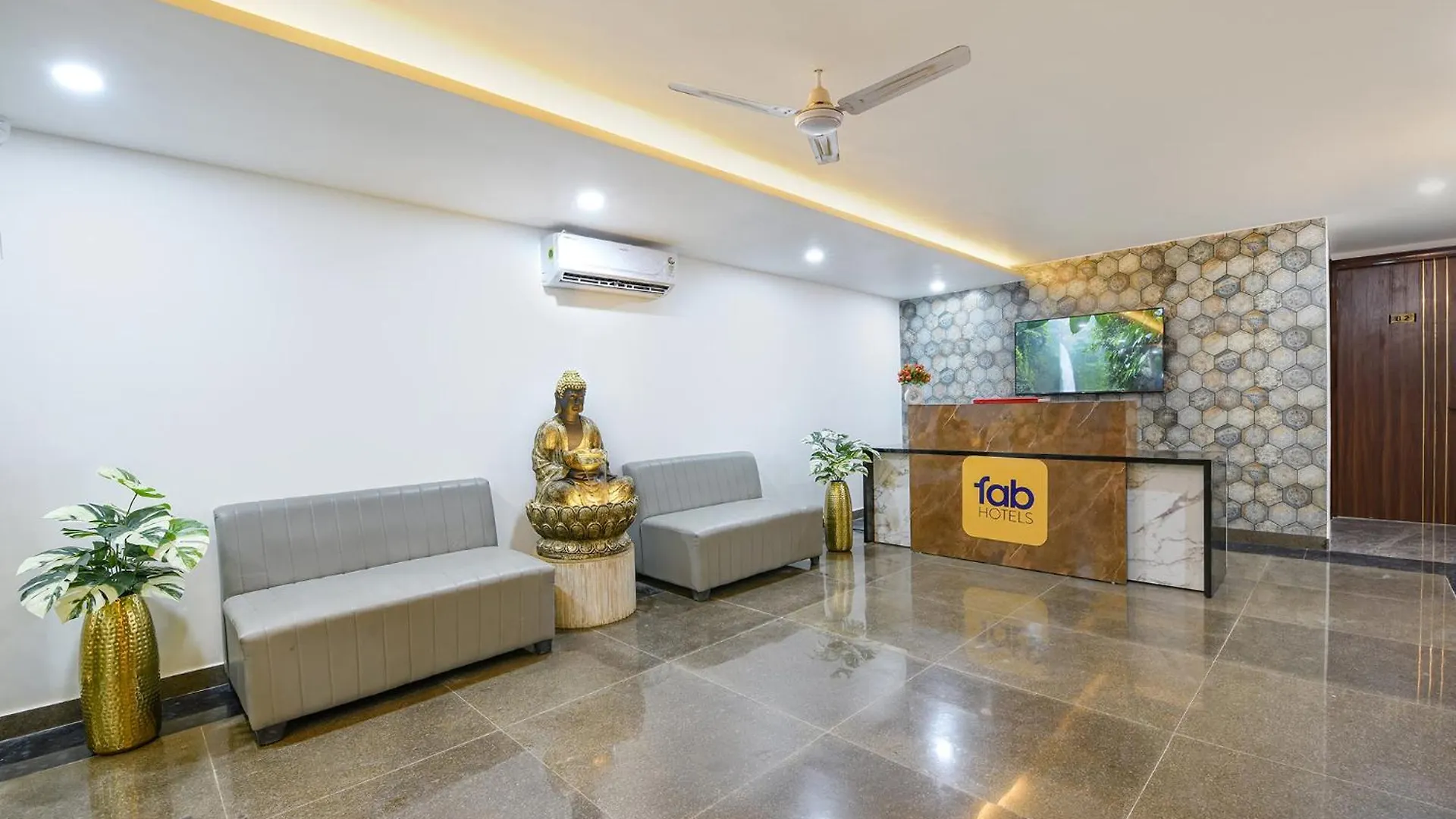 Fabhotel Comfort N Stay Gurgaon 3*,