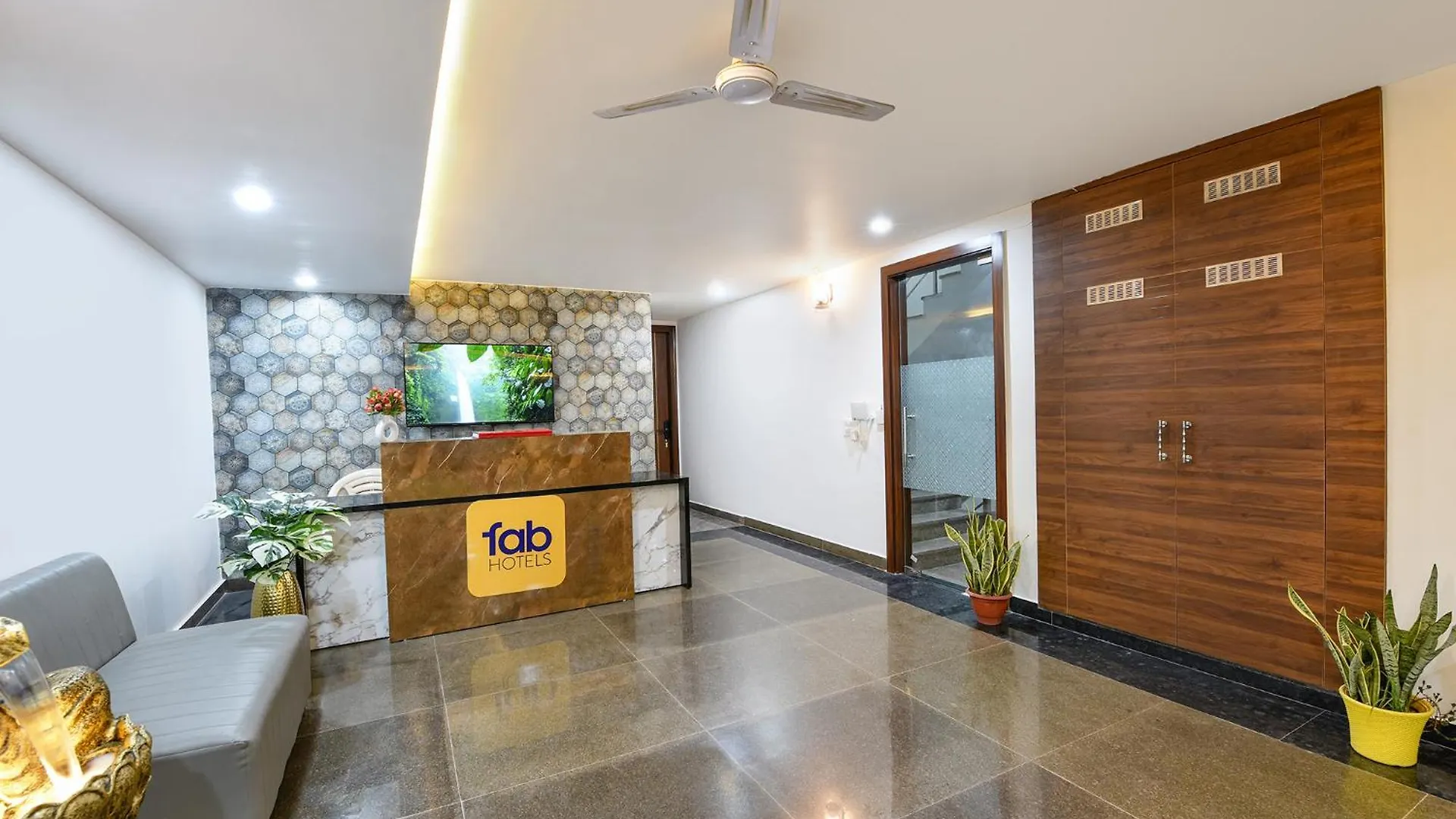 Fabhotel Comfort N Stay Gurgaon 3*,  India