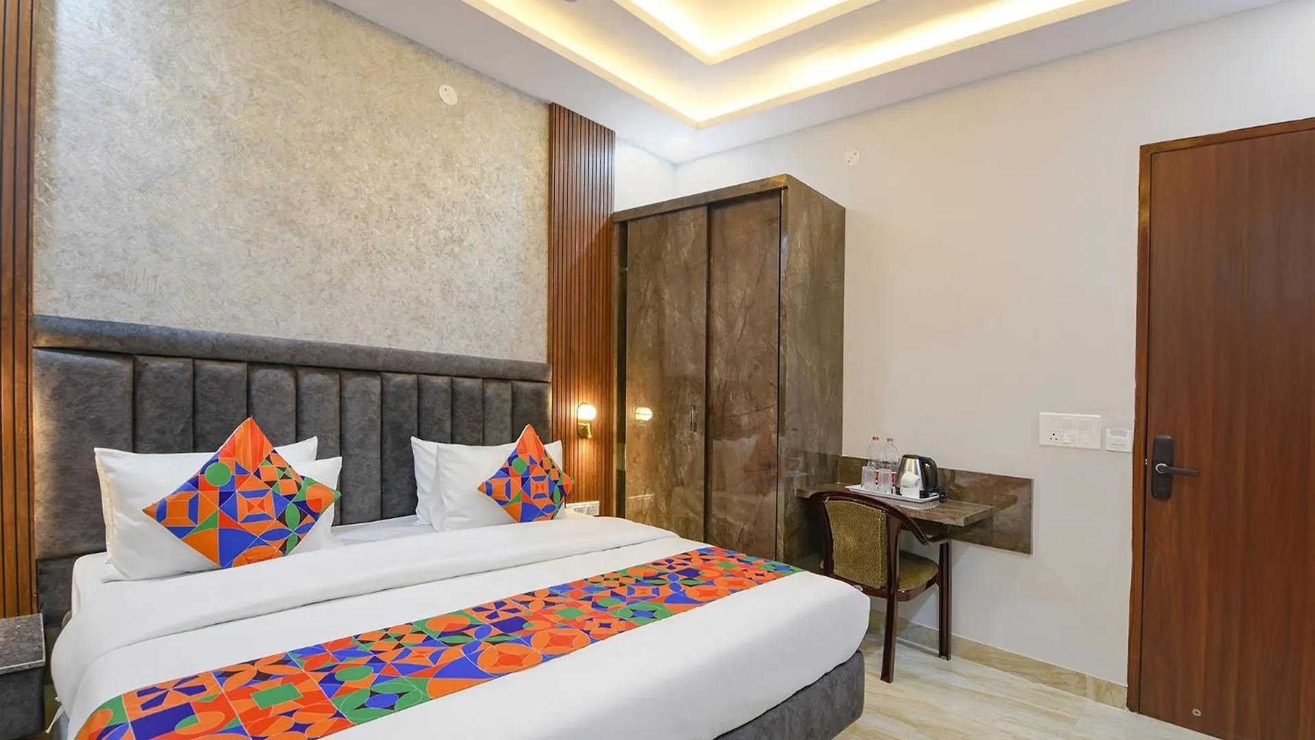 Fabhotel Comfort N Stay Gurgaon Hotel